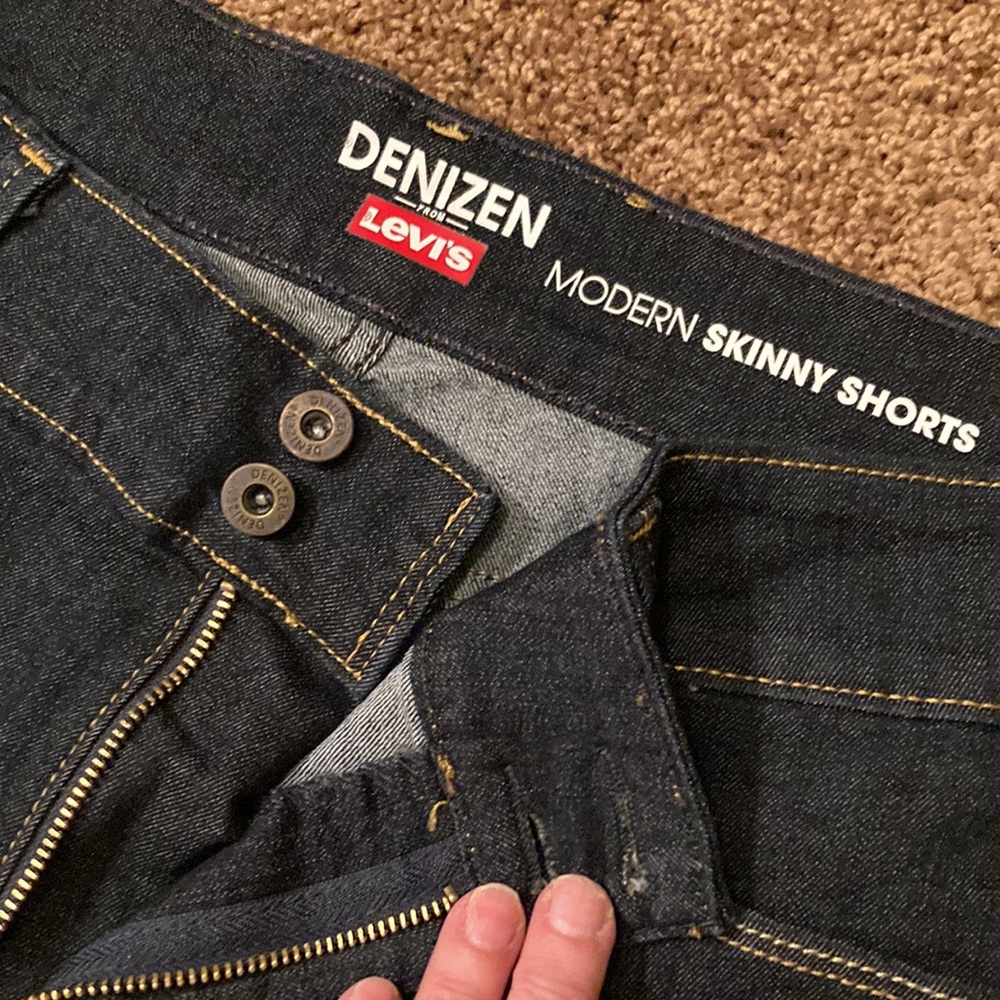DENIZEN LEVIS WOMEN’S SHORTS. SIZE 18. CUFFS. DARK BLUE. NWOT - Picture 4 of 7